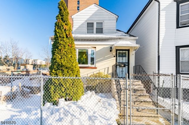 52 Oak Ave, Irvington Twp., NJ 07111