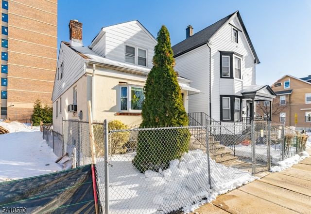 52 Oak Ave, Irvington Twp., NJ 07111