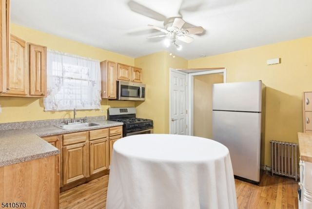 52 Oak Ave, Irvington Twp., NJ 07111