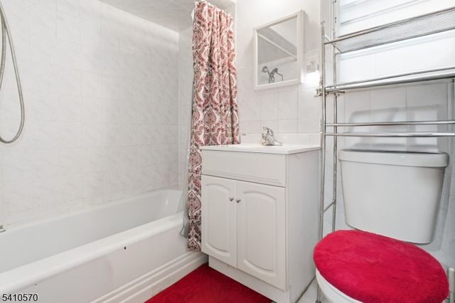 52 Oak Ave, Irvington Twp., NJ 07111