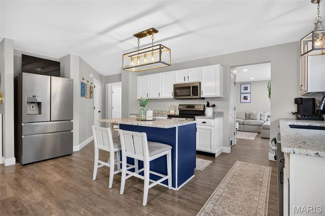 11 Hampshire Court, Lake St Louis, MO 63367