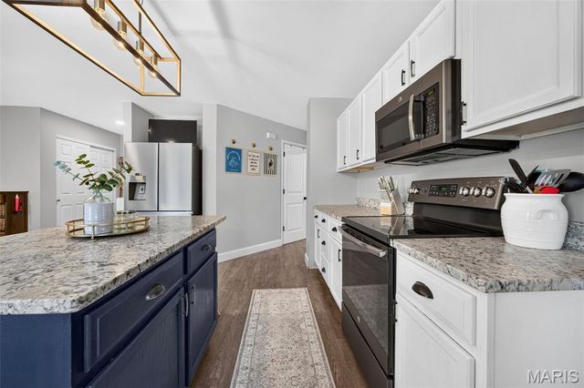 11 Hampshire Court, Lake St Louis, MO 63367