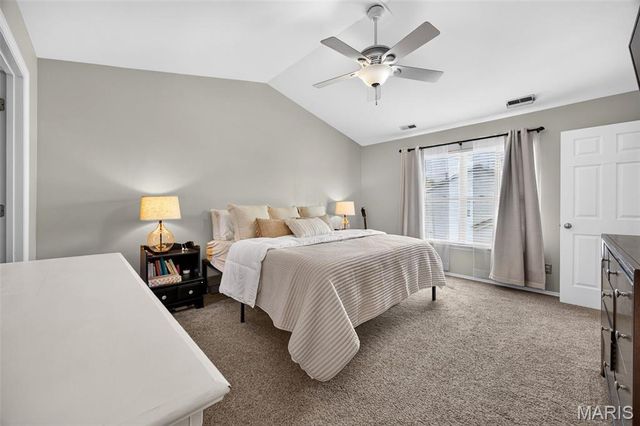 11 Hampshire Court, Lake St Louis, MO 63367