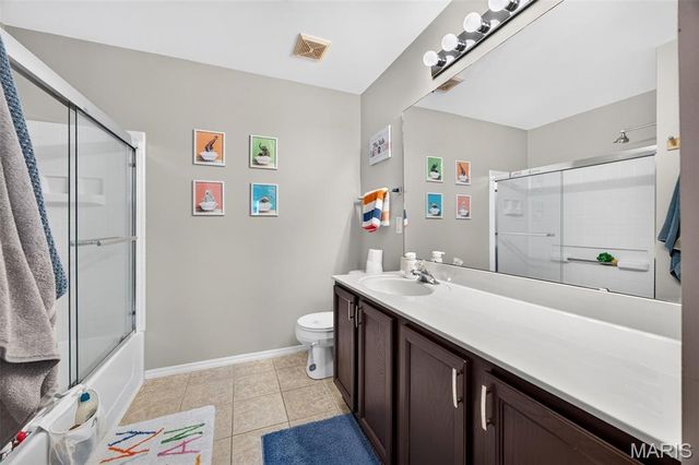 11 Hampshire Court, Lake St Louis, MO 63367