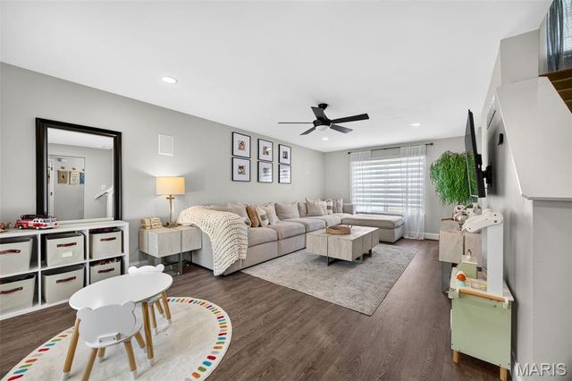 11 Hampshire Court, Lake St Louis, MO 63367