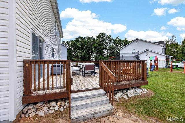 11 Hampshire Court, Lake St Louis, MO 63367