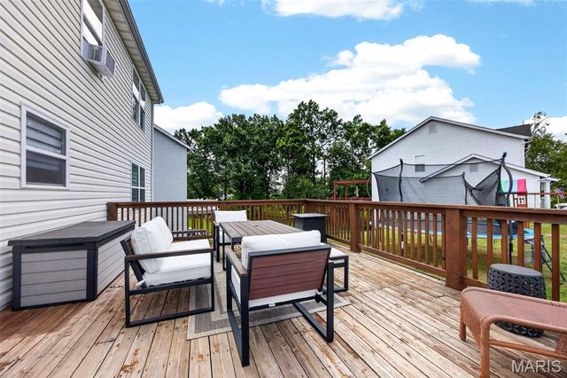 11 Hampshire Court, Lake St Louis, MO 63367