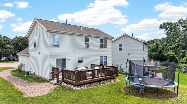 11 Hampshire Court, Lake St Louis, MO 63367