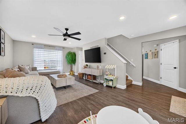 11 Hampshire Court, Lake St Louis, MO 63367