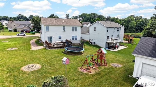 11 Hampshire Court, Lake St Louis, MO 63367