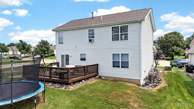 11 Hampshire Court, Lake St Louis, MO 63367