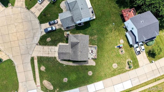 11 Hampshire Court, Lake St Louis, MO 63367