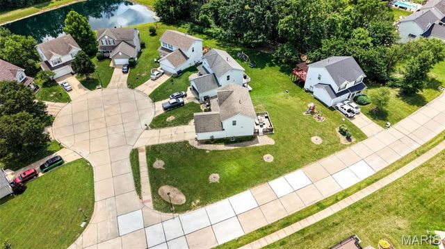 11 Hampshire Court, Lake St Louis, MO 63367