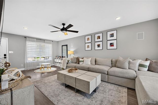 11 Hampshire Court, Lake St Louis, MO 63367