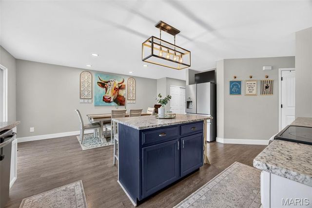 11 Hampshire Court, Lake St Louis, MO 63367