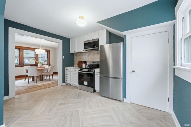 931 Woodview Boulevard, Fort Wayne, IN 46806