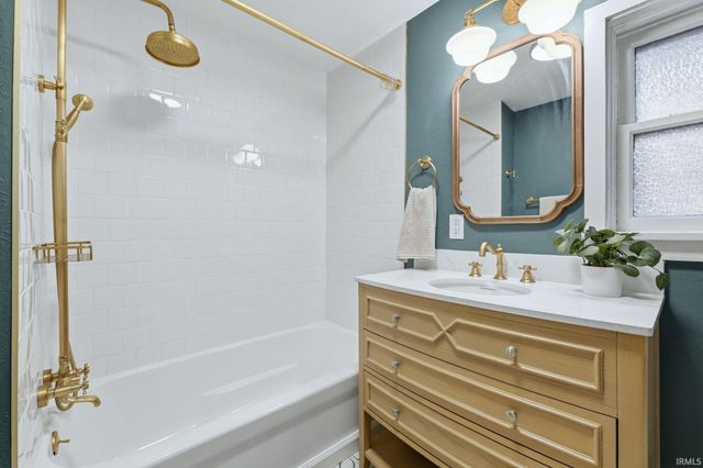 931 Woodview Boulevard, Fort Wayne, IN 46806