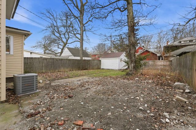 931 Woodview Boulevard, Fort Wayne, IN 46806