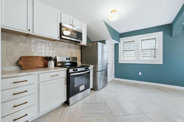 931 Woodview Boulevard, Fort Wayne, IN 46806