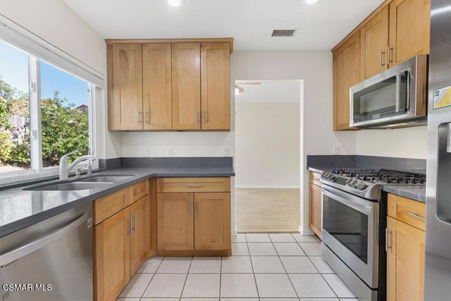 2016 Riverbirch Drive, Simi Valley, CA 93063