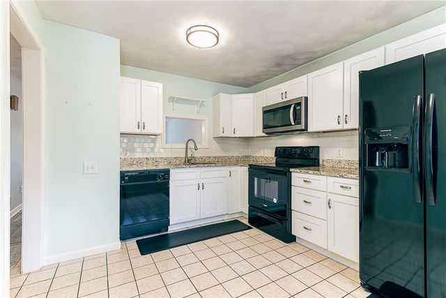 86 Trellis Drive 86, West Warwick, RI 02893