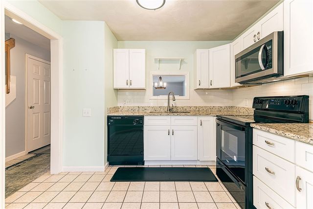 86 Trellis Drive 86, West Warwick, RI 02893