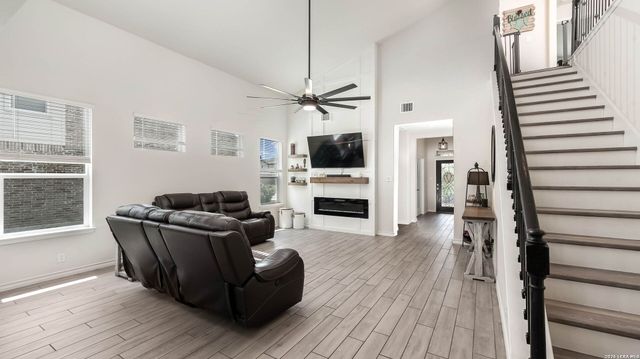 646 OVERLOOK RDG, Cibolo, TX 78108