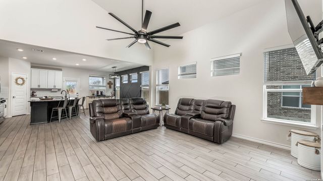 646 OVERLOOK RDG, Cibolo, TX 78108