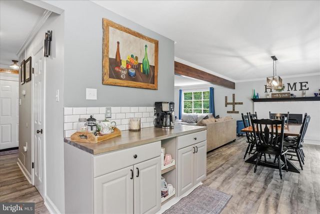 137 OLD FOREST CIR, Winchester, VA 22602