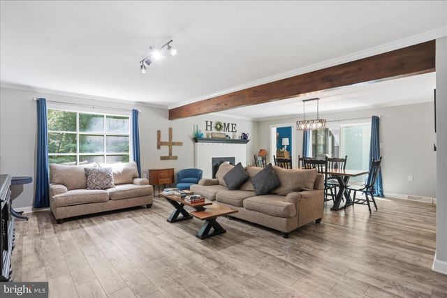 137 OLD FOREST CIR, Winchester, VA 22602