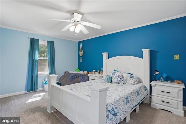 137 OLD FOREST CIR, Winchester, VA 22602