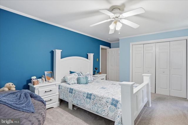 137 OLD FOREST CIR, Winchester, VA 22602