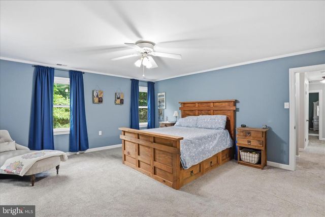137 OLD FOREST CIR, Winchester, VA 22602
