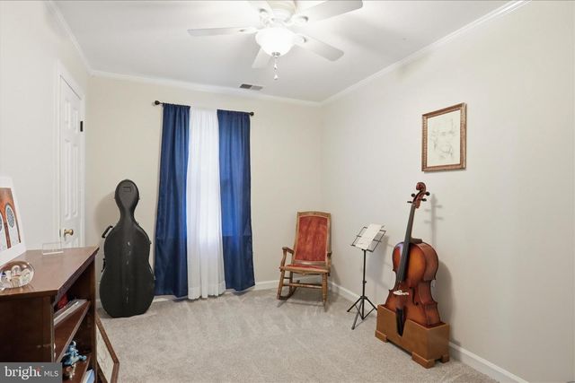 137 OLD FOREST CIR, Winchester, VA 22602