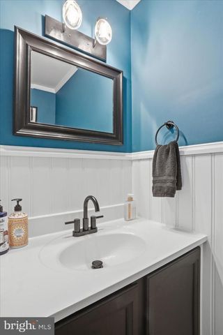 137 OLD FOREST CIR, Winchester, VA 22602
