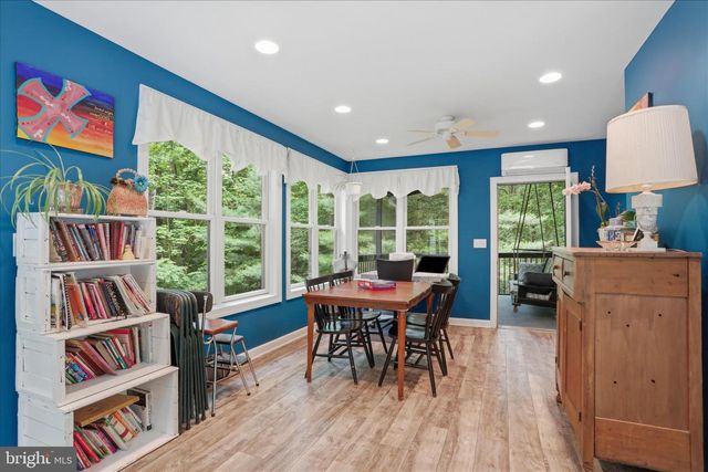 137 OLD FOREST CIR, Winchester, VA 22602