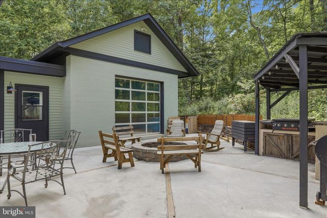 137 OLD FOREST CIR, Winchester, VA 22602