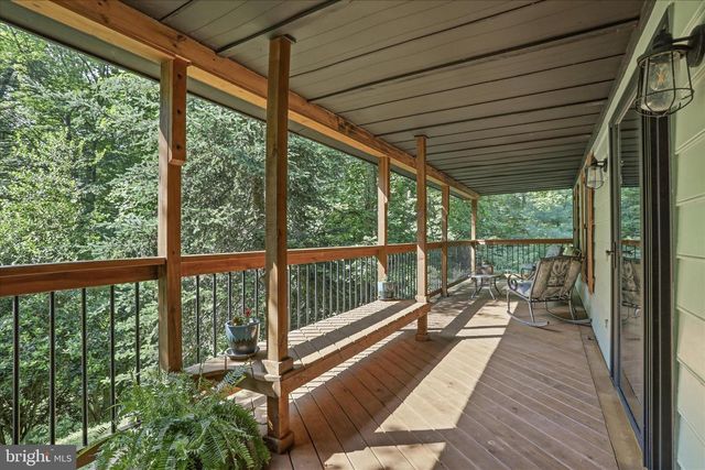 137 OLD FOREST CIR, Winchester, VA 22602