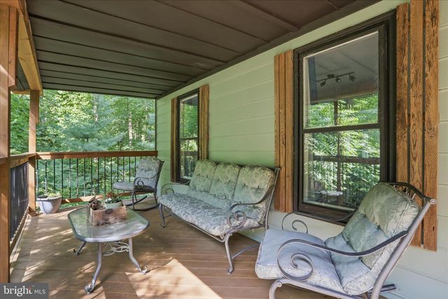 137 OLD FOREST CIR, Winchester, VA 22602