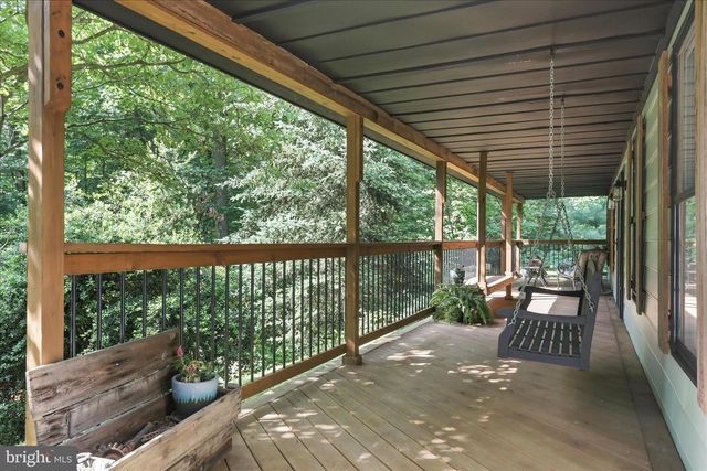 137 OLD FOREST CIR, Winchester, VA 22602