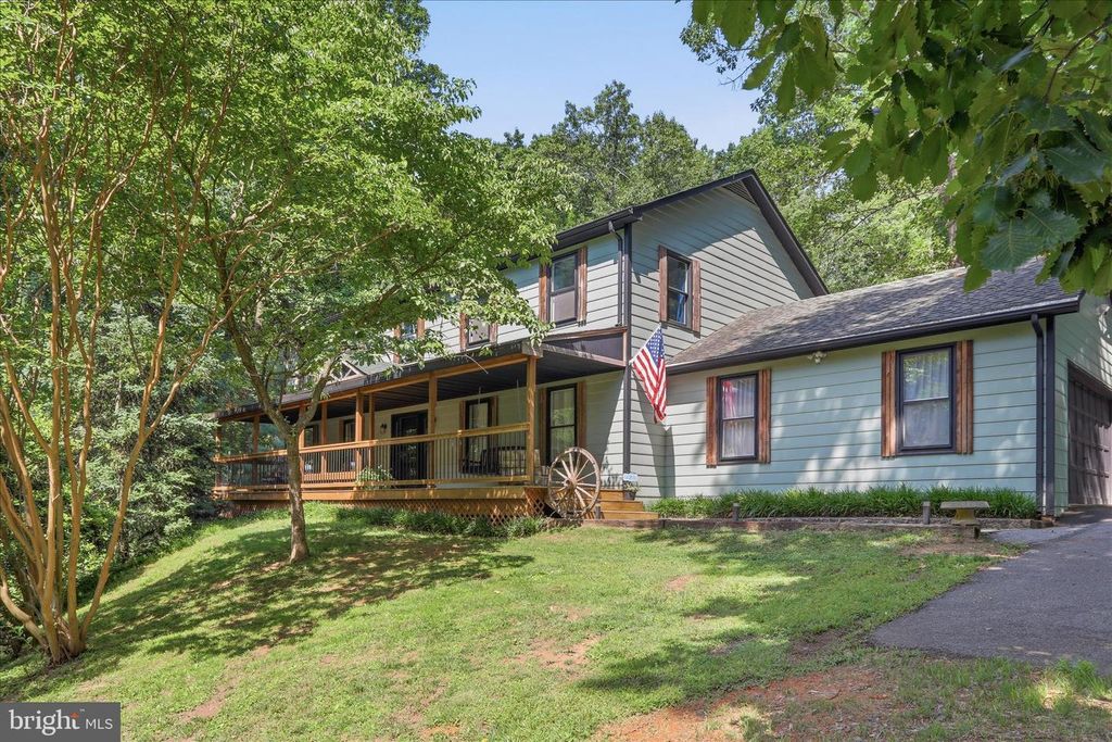 137 OLD FOREST CIR, Winchester, VA 22602