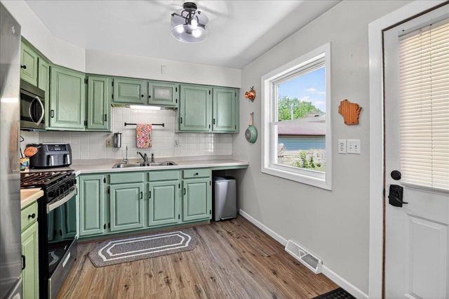 1926 Scott Lane, Madison, WI 53704