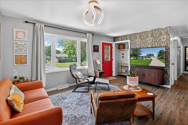 1926 Scott Lane, Madison, WI 53704