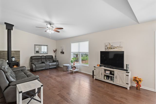 567 7th Circle, Marengo, IL 60152