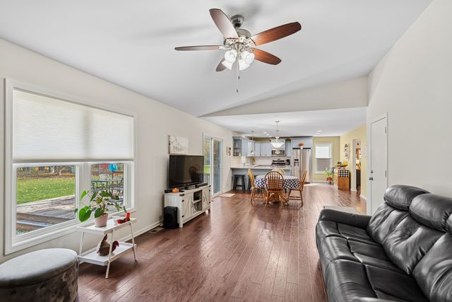 567 7th Circle, Marengo, IL 60152