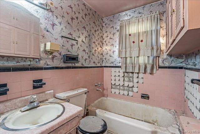 3231 163rd Street, Flushing, NY 11358