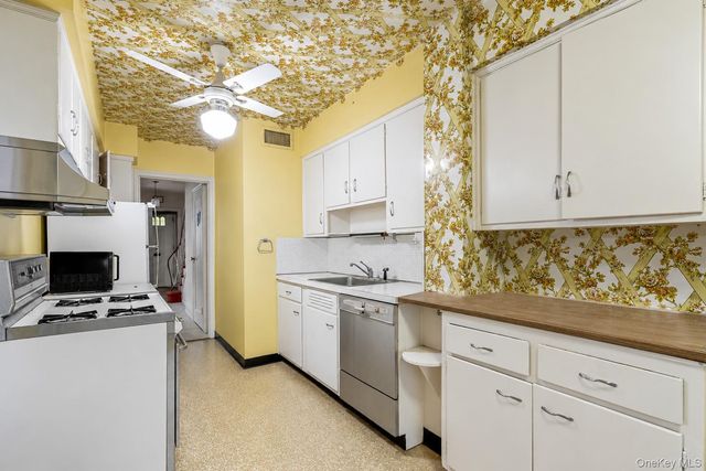 3231 163rd Street, Flushing, NY 11358