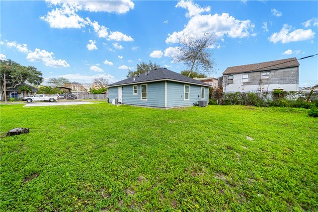 915 Craig St, Corpus Christi, TX 78404