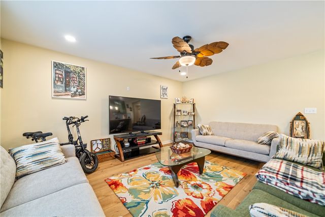 915 Craig St, Corpus Christi, TX 78404