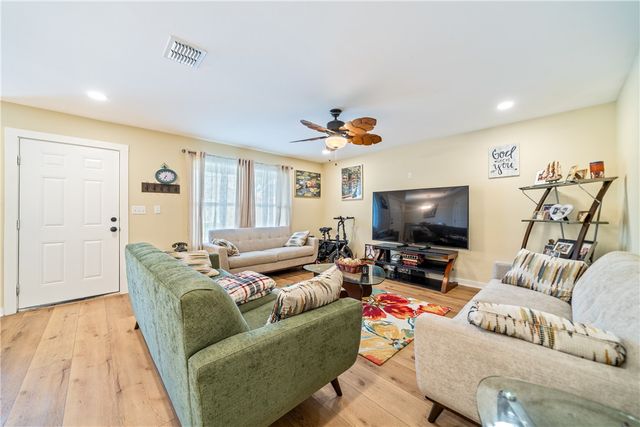 915 Craig St, Corpus Christi, TX 78404